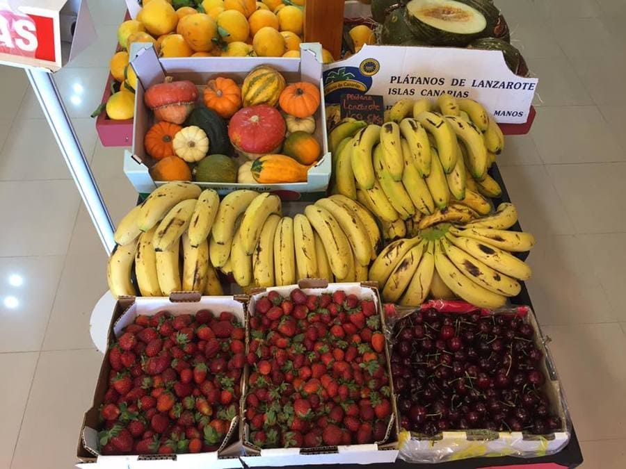 Tias Fruit frutas en cajas